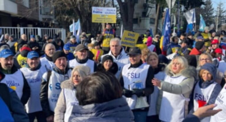 Protest al profesorilor membri FSLI împotriva simulărilor examenelor naționale