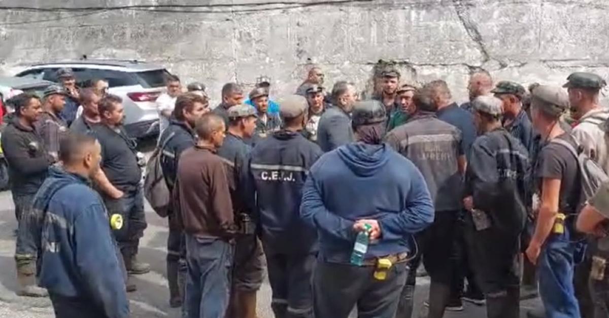 protest mineri Valea Jiului după anularea primelor de Paște