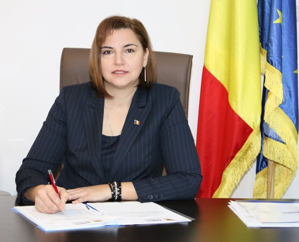 Vera Mitran, prefectul județului Teleorman, într-o imagine oficială